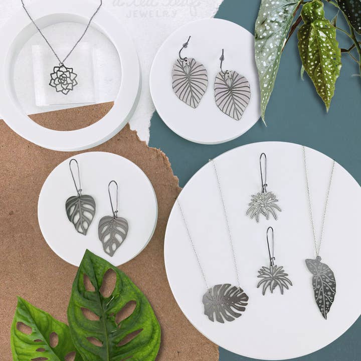 A Tea Leaf Jewelry - Wholesale Dangle Earrings - Monstera Adansonii Leaf Earrings8