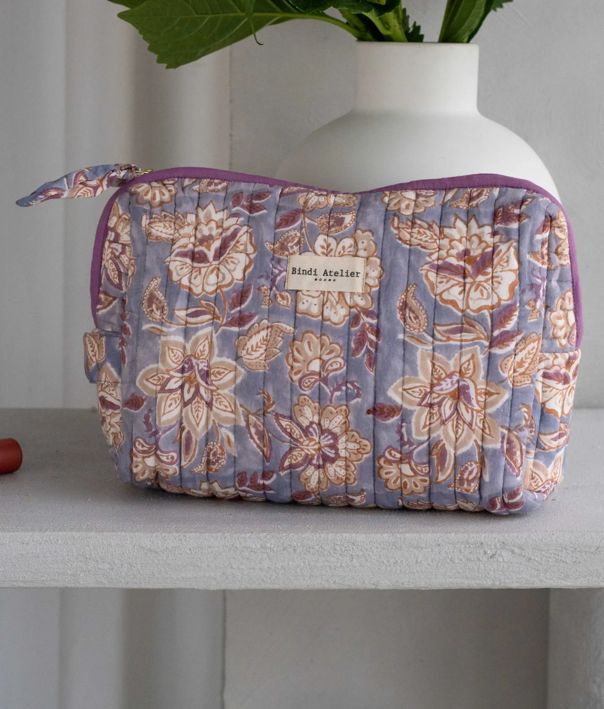 Bindi Atelier - Wholesale Toiletry Bag - Women's - Quilted cotton toiletry bag with block print - Matira Azul1