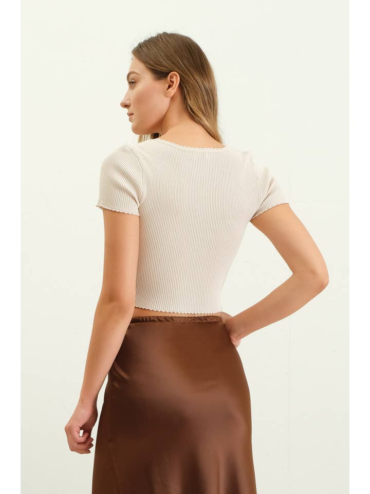 The Workshop Studio - Wholesale Knit Top - Women's - SCALLOP TRIM SHORT SLEEVE SWEATER KNIT TOP