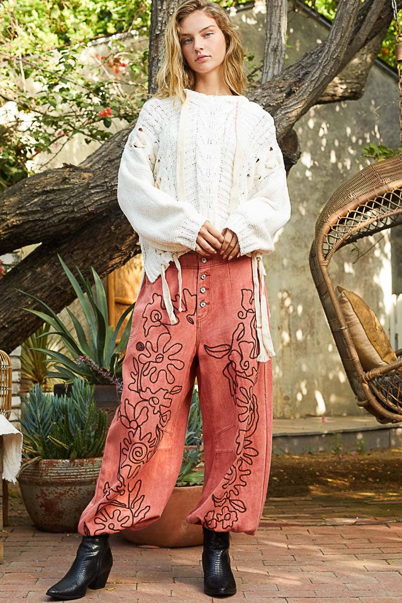 Pol Clothing - Wholesale Pants - Women's - Floral embroidered pattern solid twill pants8