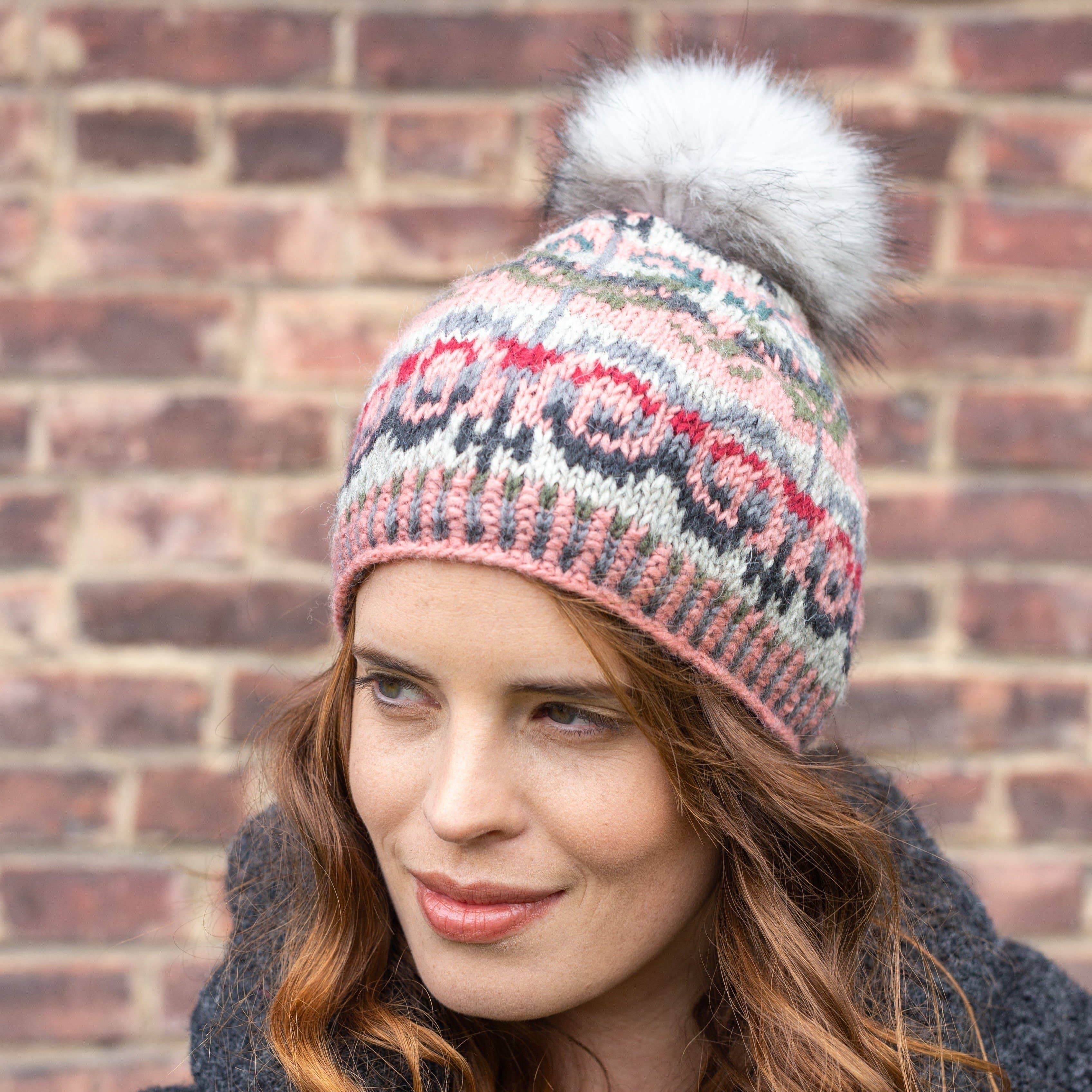 Lost Horizons Canada - Vente Bonnet – femme - Bonnet en laine Natalia avec pompon et tricot Fair Isle3