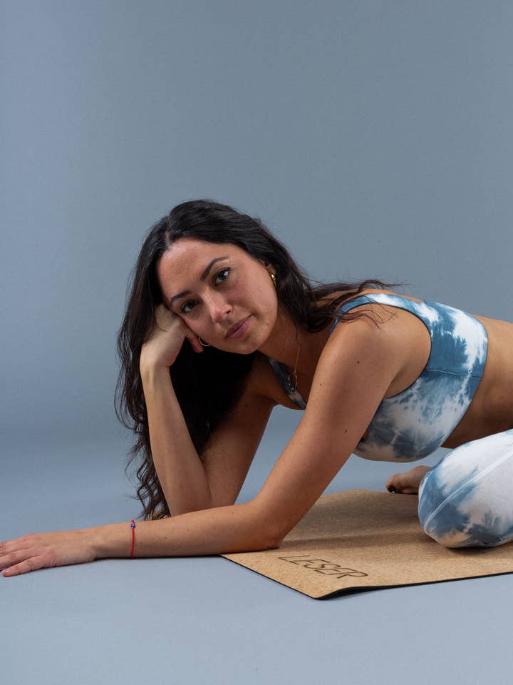 TOP CORTO AHIMSA per la vendita all'ingrosso da parte di Leser Yoga