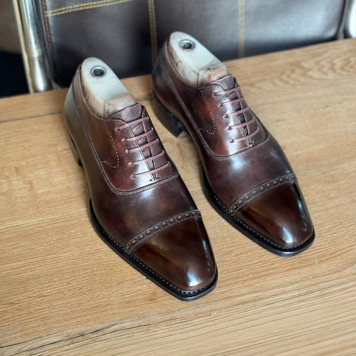 Zapatos Oxford cap-toe con pátina marrón chocolate para venta al por mayor de The Royale Leather