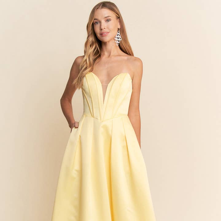 VESTIDO MAXI SEM MANGAS COM DECOTE EM CORAÇÃO por atacado de Maniju