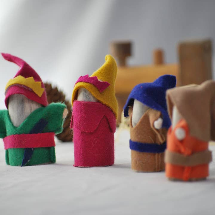 Q Toys - Wholesale Wood toy – Child - Wooden Knight (set of 4)1