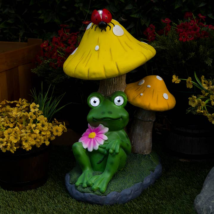 Alpine Corporation - Wholesale Outdoor Ornament/Decor - Alpine Corporation Solar Frog Relaxing Under Mushroom Statue