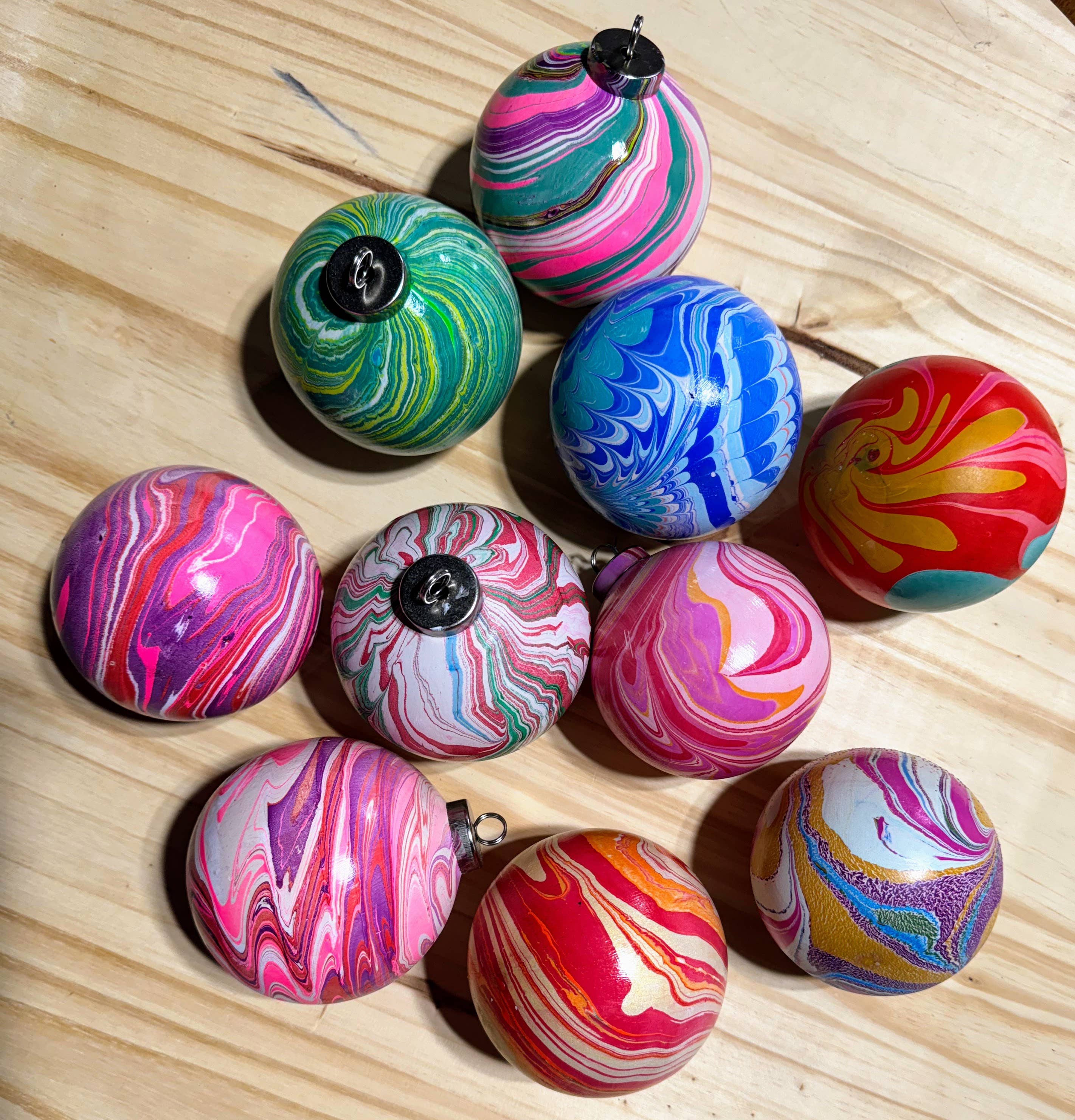 Marbling Art LLC - Wholesale Ornament - Hand-Marbled Ceramic Christmas Baubles / Decorations8