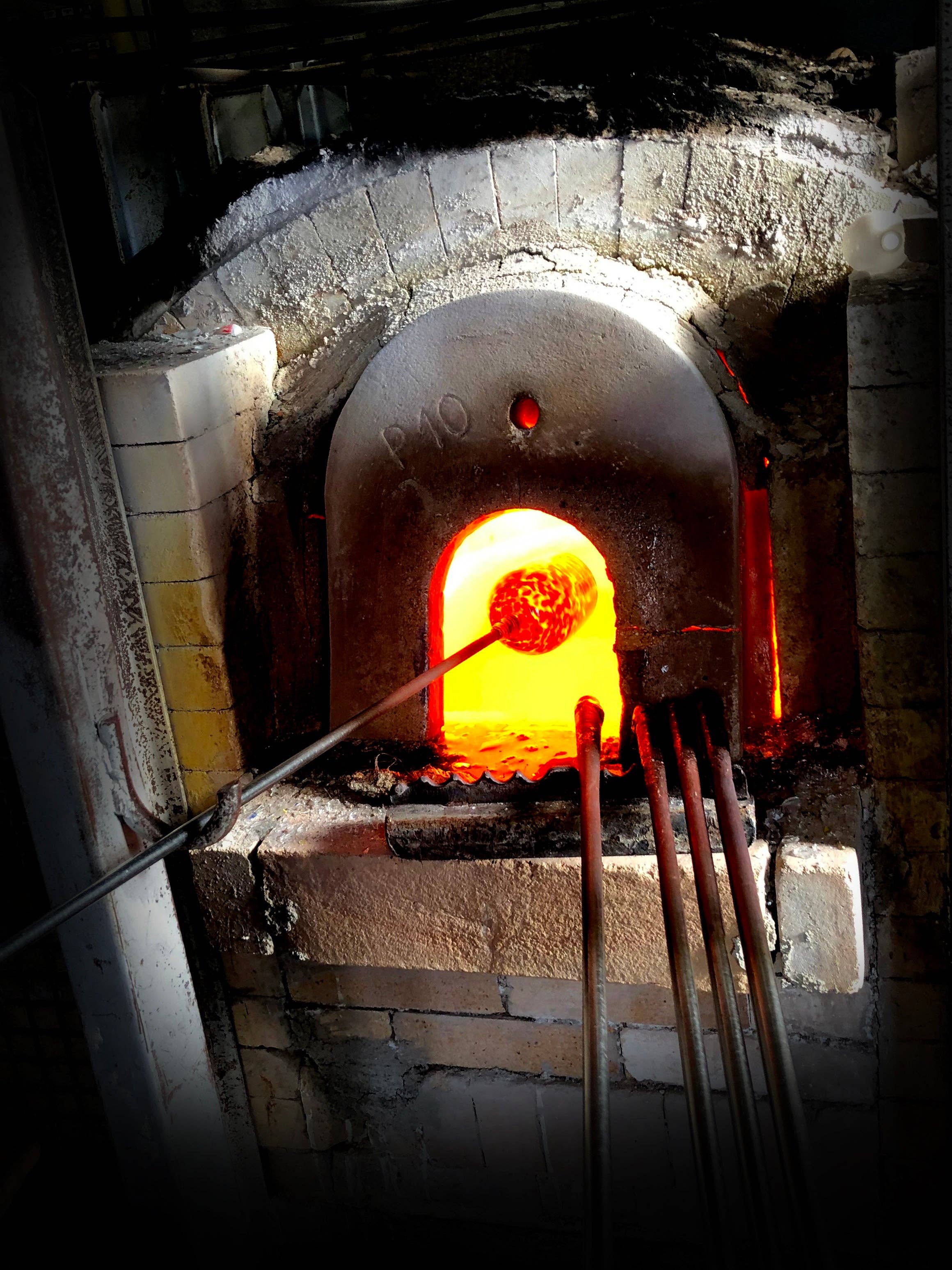 Mazzega Art & Design - Vendita all'ingrosso Set di decorazioni  - Palle di Natale in vetro “I Colori di Murano” confezione 6 palline grandi in vetro soffiato colorate lavorazione artigianale Ornamentali Decorazioni di Natale per Albero di Natale con Anello da Appendere Ø 9 cm.12