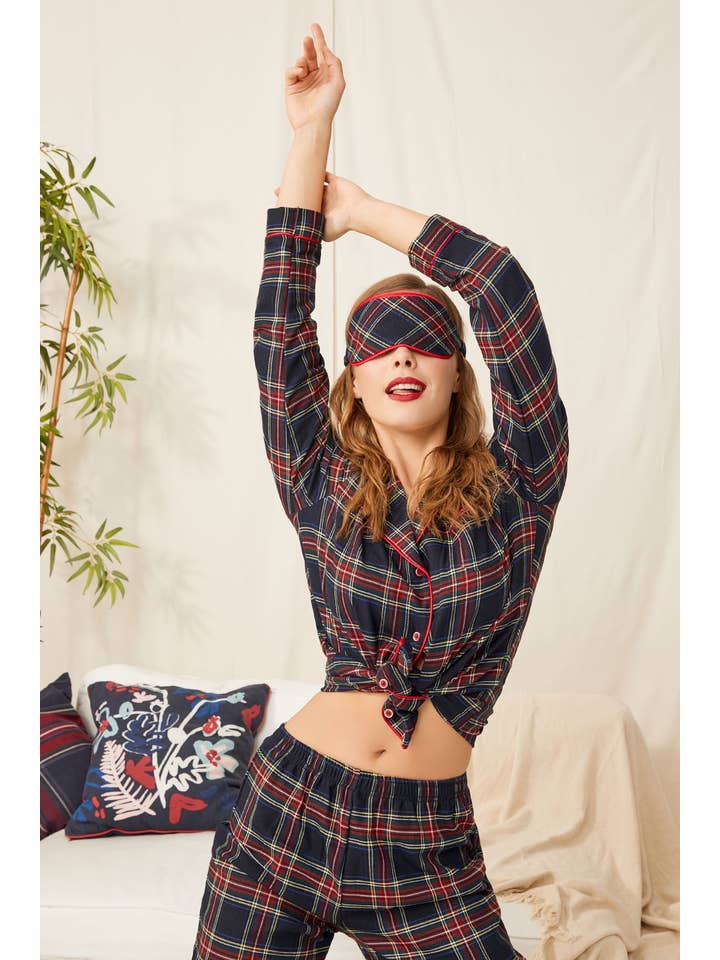 ENNA MODA – wholesale Sleepwear set – Women's – EXCLUSIVE EDITION PLAID DESIGN FRONT BUTTONED CHRISTMAS PYJA10