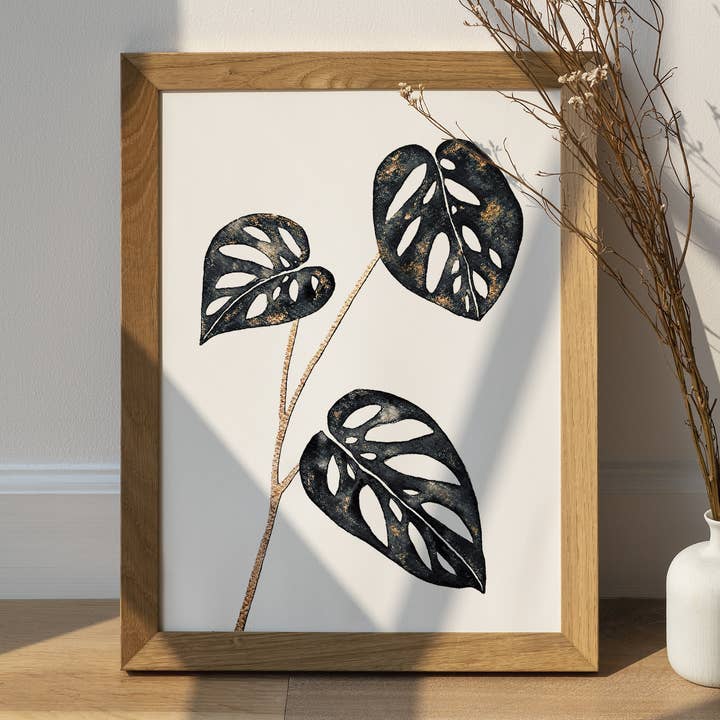 Botanischer Kunstdruck, Monstera Poster in Schwarz und Gold für den Großhandel von The Flow Design
