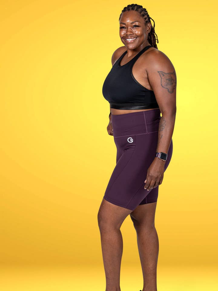 Jamaikanische Badger-Shorts in Pflaumenhonig für den Großhandel von GRRRL