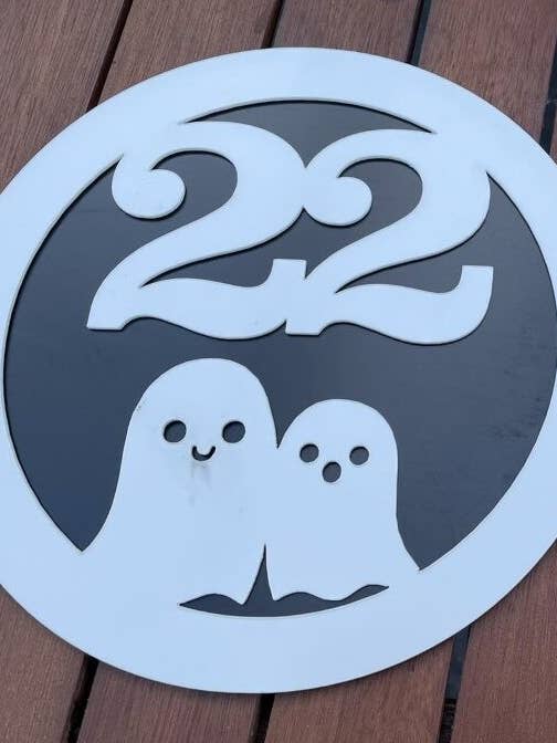 Numéro de porte variable saisonnier pour la vente par manchester laser cuts