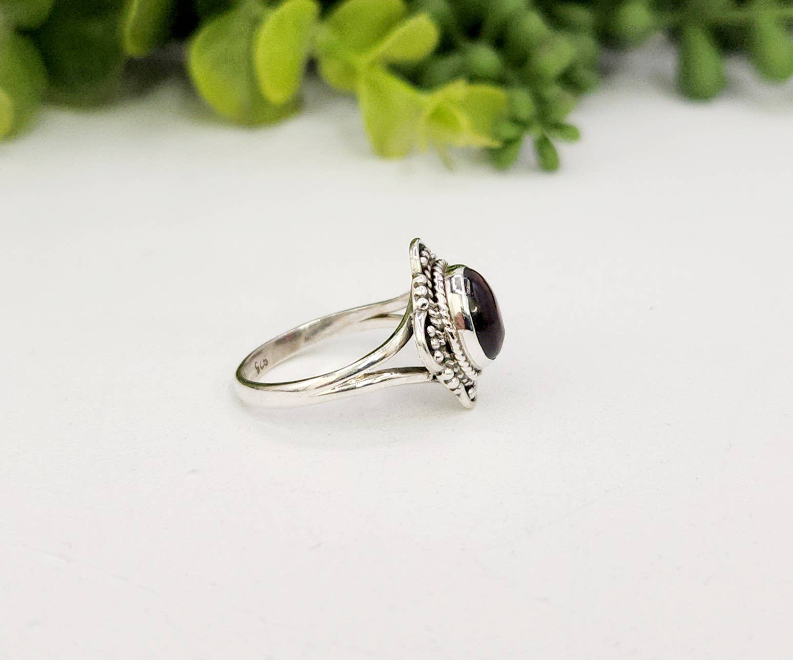 Meraki Gemstones – Engroshandel Solitairering – Granat Halvædelsten Sterlingsølv (925)--Ring1