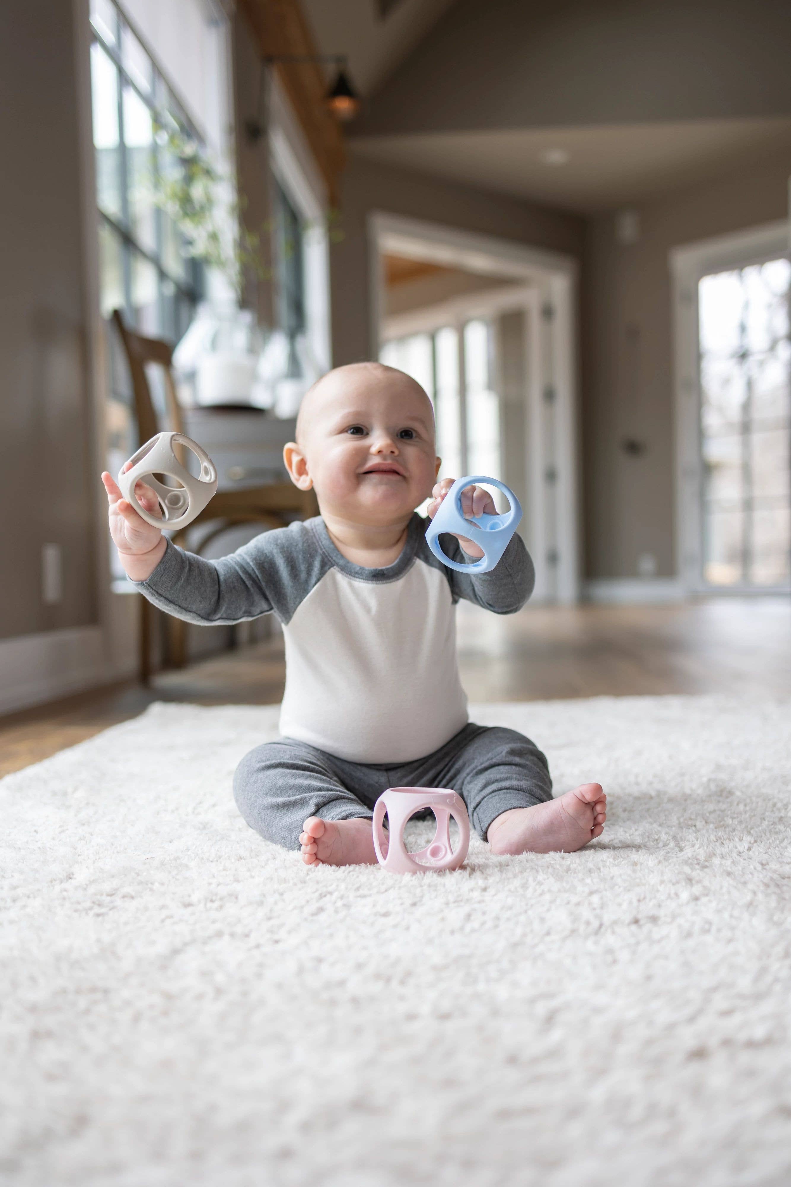 Fat Brain Toy Co. - Vente Balle d'éveil sensoriel – bébé - Jouet sensoriel Oibo par MOLUK - Pastels2