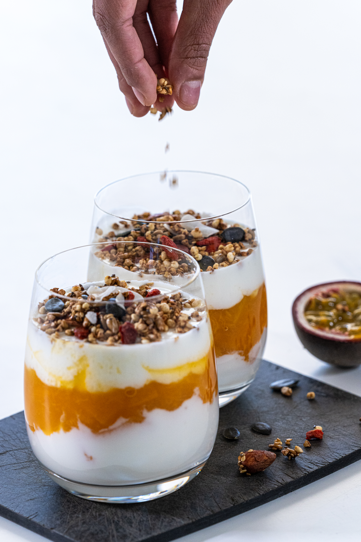 MIAM REPUBLIQUE – Engroshandel Granola – Økologisk granola med mandler og gojibær – 350 g1