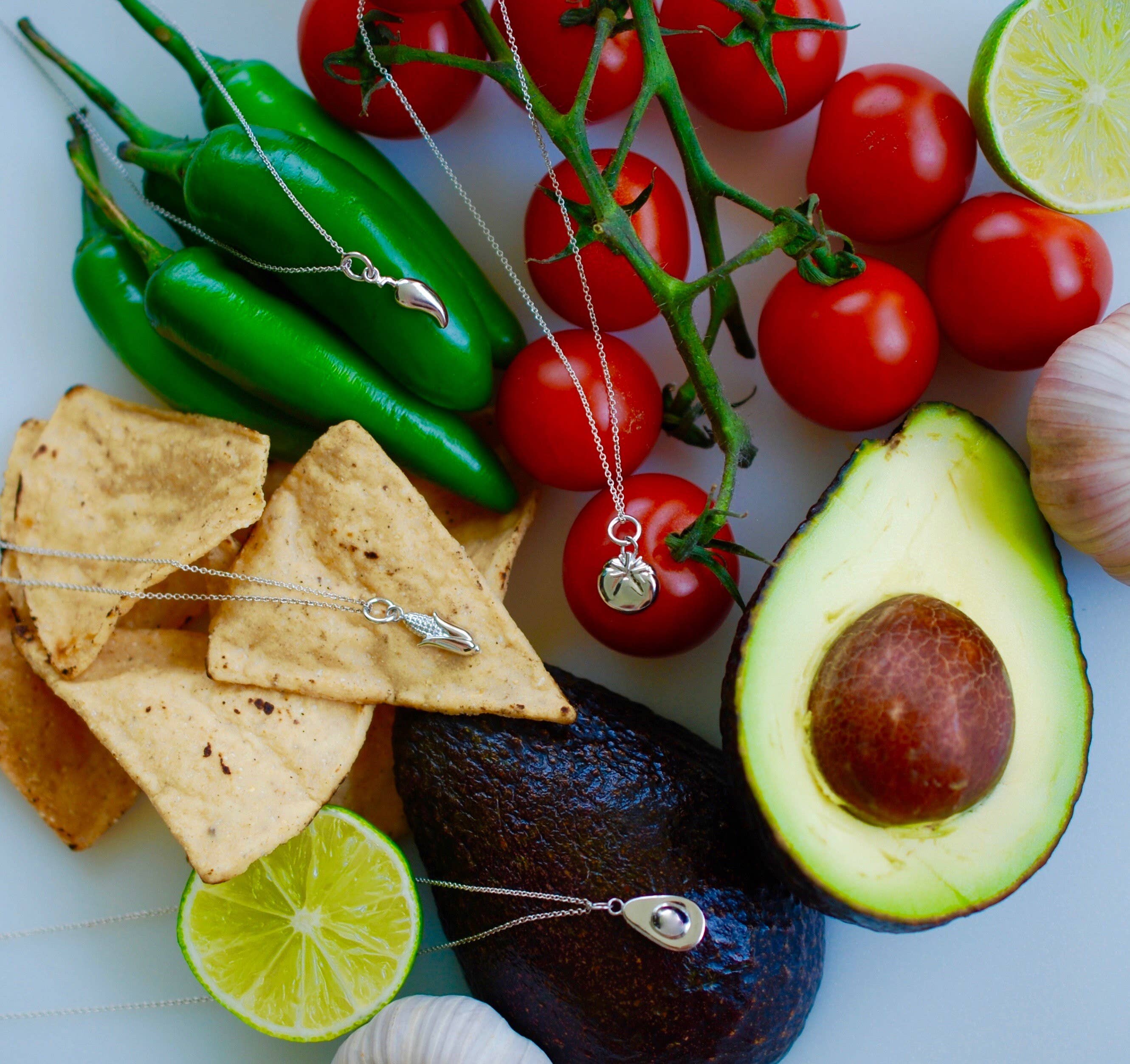 Delicacies Jewelry - Venta al por mayor Collares con colgantes/abalorios - Collar de aguacate de plata esterlina de Delicacies Jewelry, cada compra ayuda a combatir el hambre Regalo gastronómico, joyería de comida7