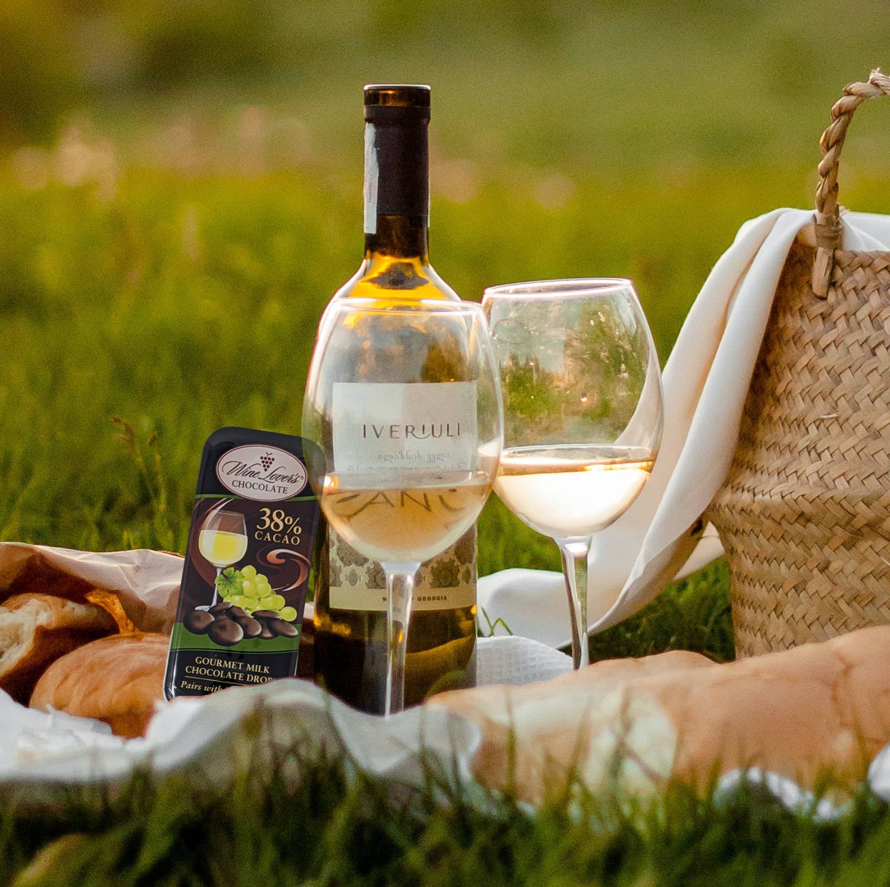 The San Francisco Chocolate Factory - Vente Barre chocolatée - Paires de chocolat pour amoureux de vin en étain de 3 oz avec des vins blancs2