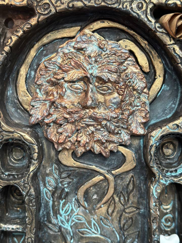 🍂 Talismán del Hombre Verde para venta al por mayor de Carys Martin Ceramics