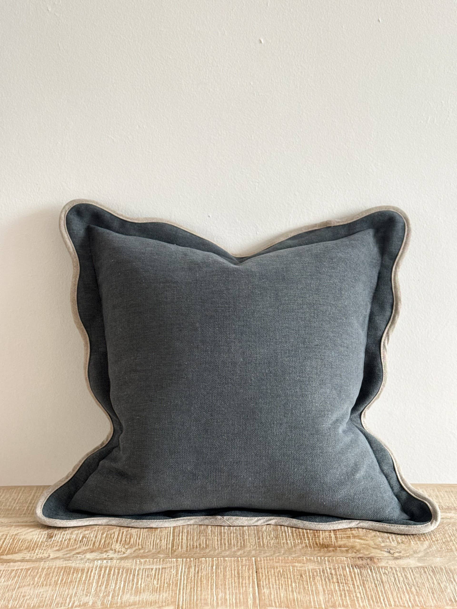 Ellenvale Trade – wholesale Throw pillow cover – Chloe Navy Scalloped 45x45 - Linen Blend1