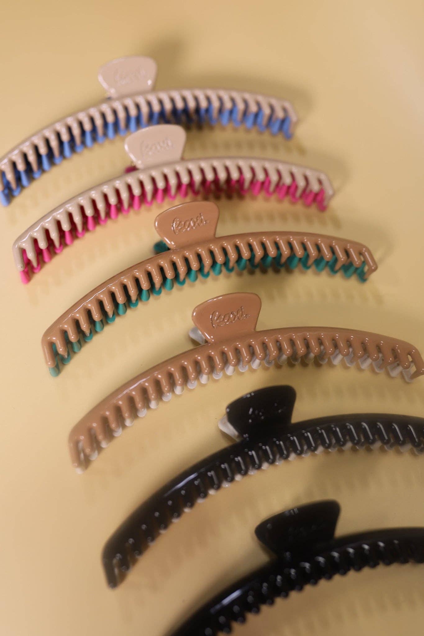 KAXI – Großhandel Haarclip – Damen – ZWEIFARBIGER GLÄNZENDER ORIGINAL HALTE-ALLES-KLAUE32