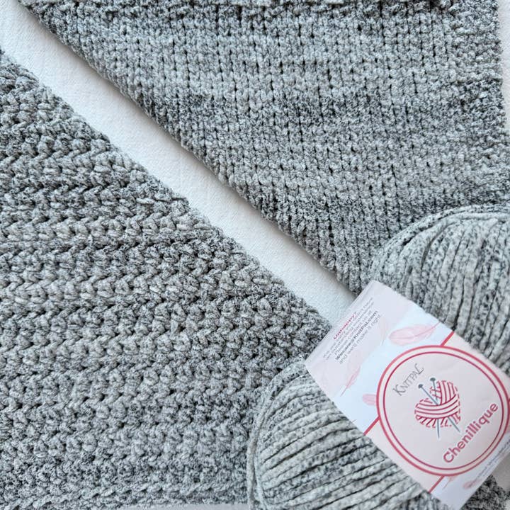 KnitPal - Wholesale Yarn - Chenillique Velvet Chenille Crochet Yarn - Worsted Weight 425