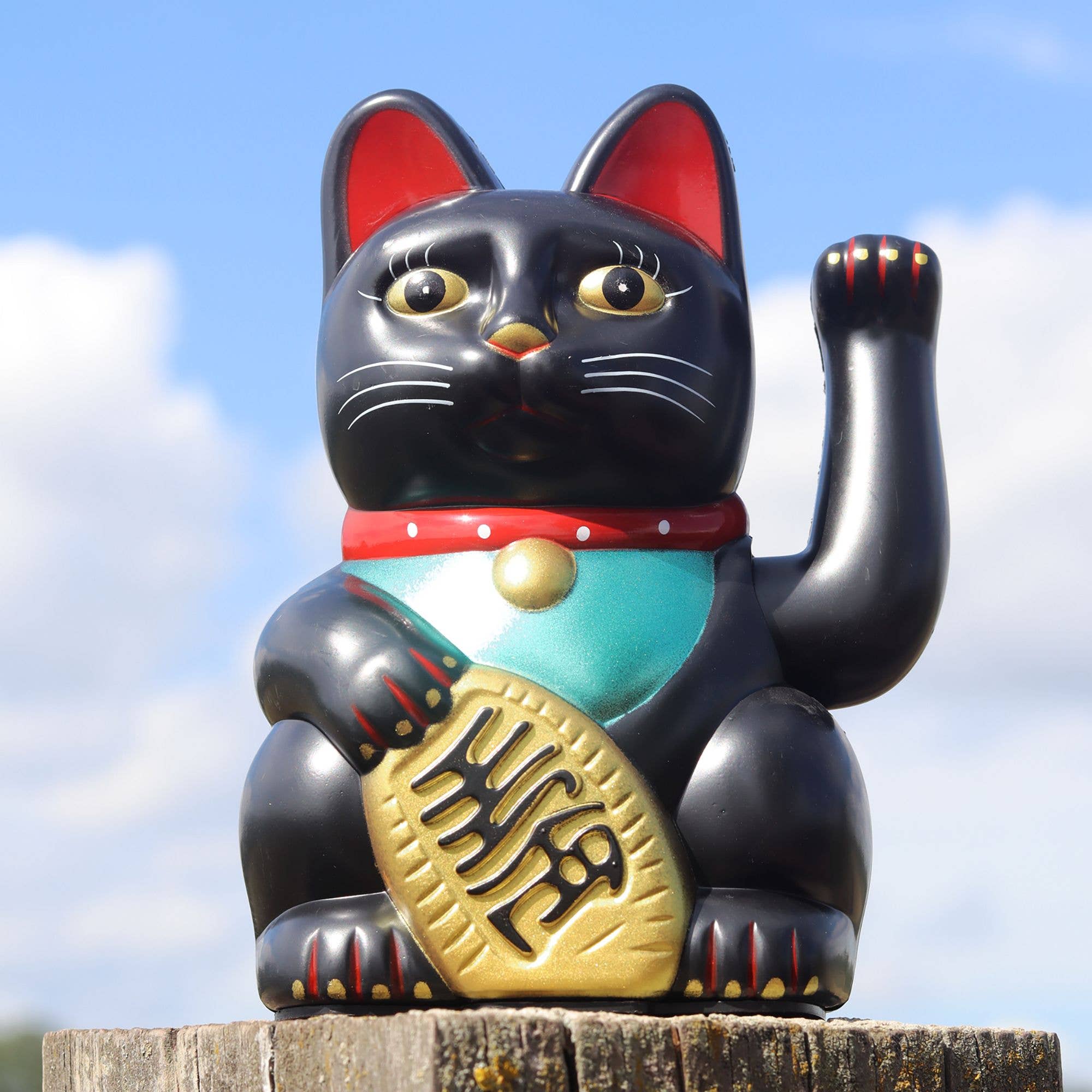 Tribal Trade GmbH - Venta al por mayor Figura decorativa - Gato de la suerte Maneki-neko negro de 15 cm que mueve la pata5