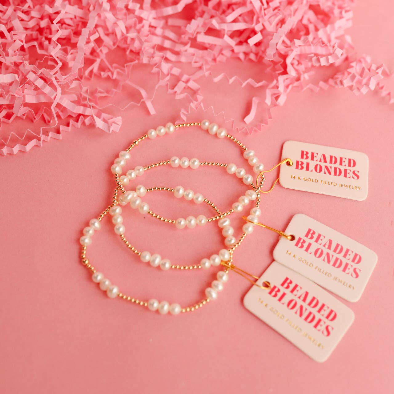 Beaded Blondes – Engroshandel Perlearmbånd – ILY Coastal Pearl armbånd i guld4