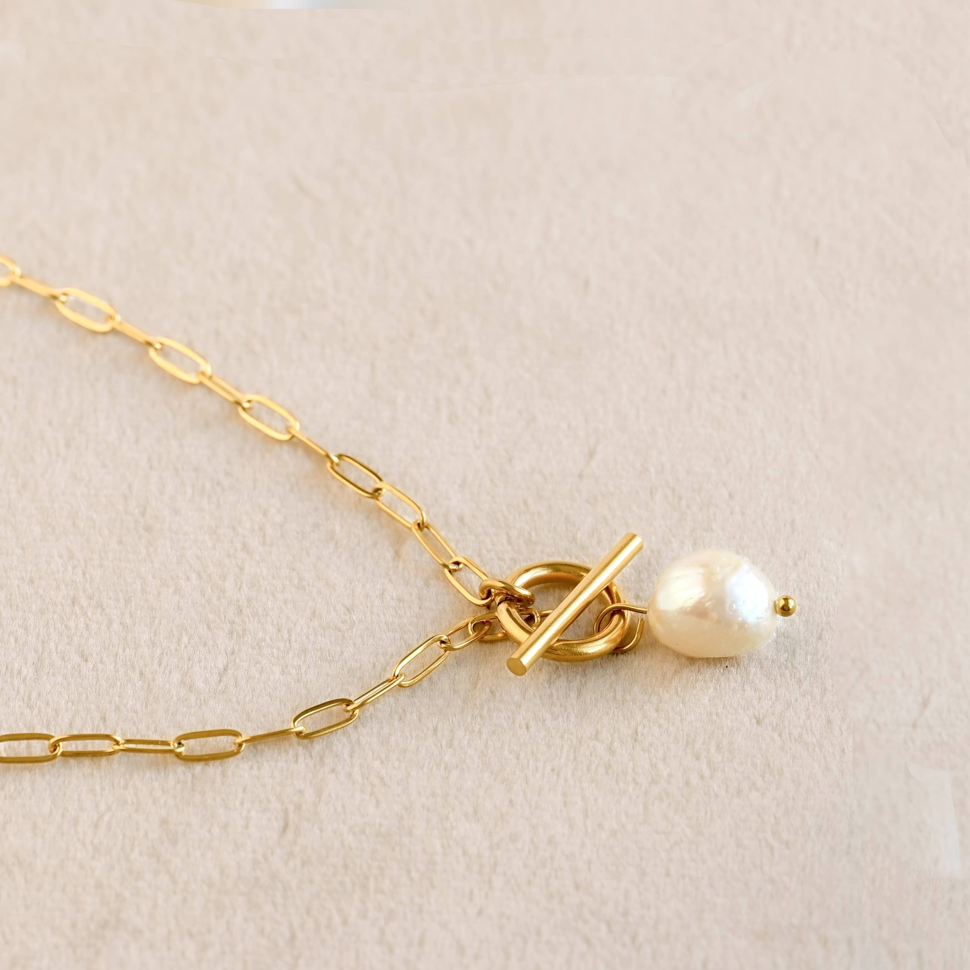 Blueyejewelry – wholesale Hänge-/berlockhalsband – Pärlhalsband med lås - Fint pappersklipshalsband med pärla6