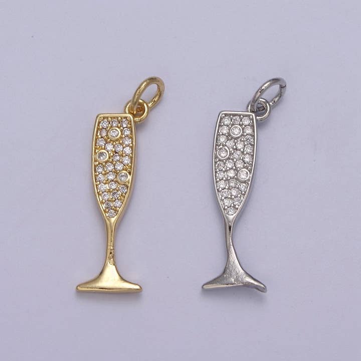 Verre en Or Rempli de Champagne Pétillant Vin Mousseux Pour Fête du Nouvel An Inspiré en Or & Argent N-381 N-382 pour la vente par Aim Eternal