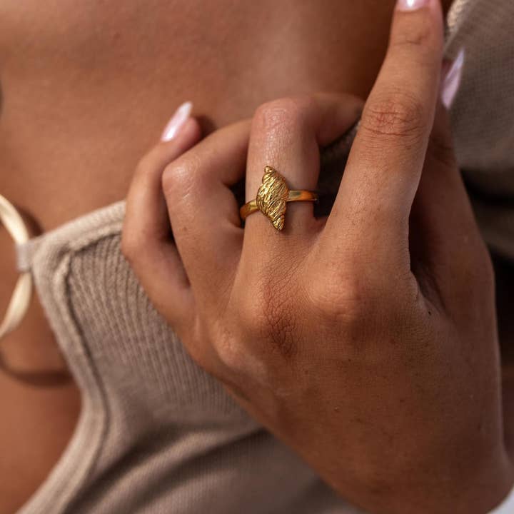 ALCO Jewelry - Wholesale Cocktail/Statement Ring - Conch Shell Ring