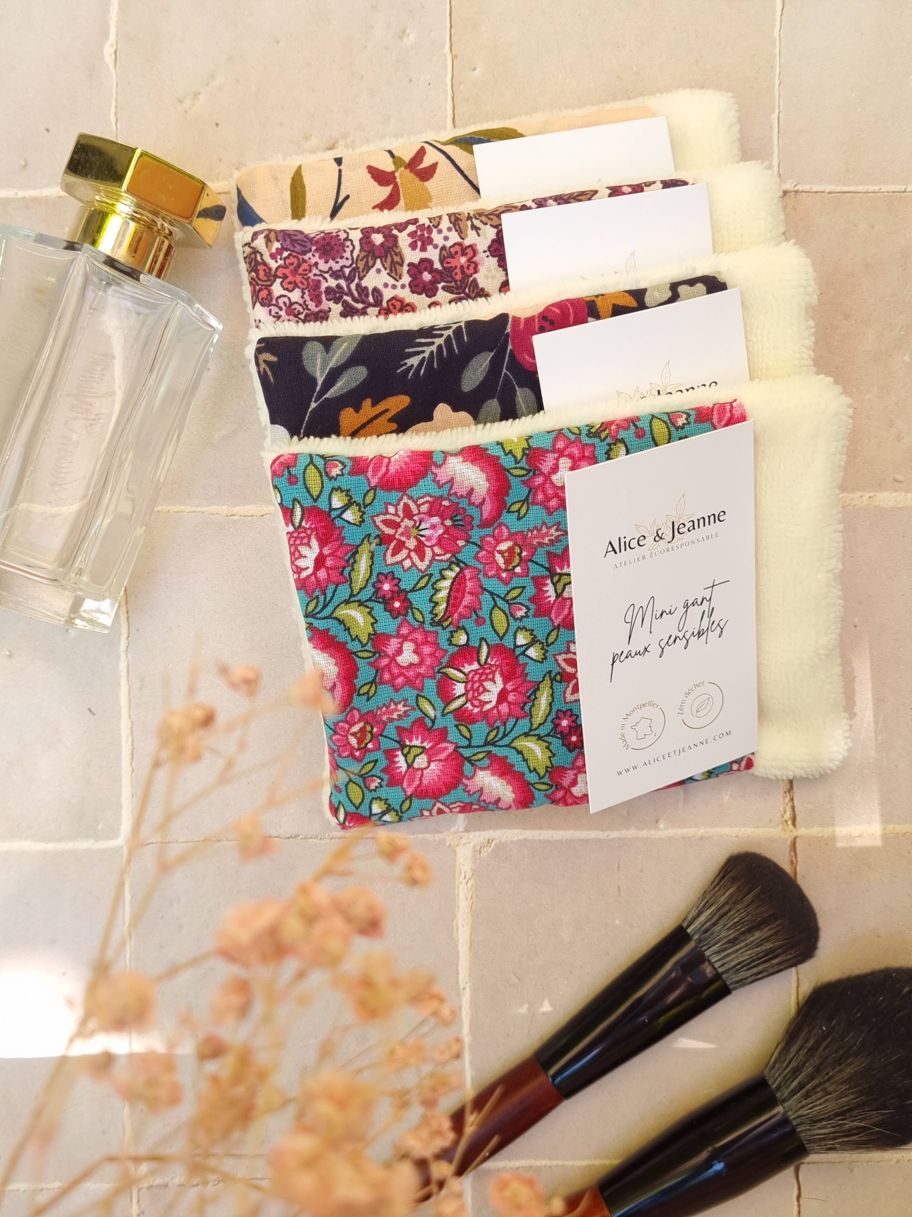 Alice et Jeanne – wholesale Exfoliating gloves/mitts – Mini glove for sensitive skin Léa2