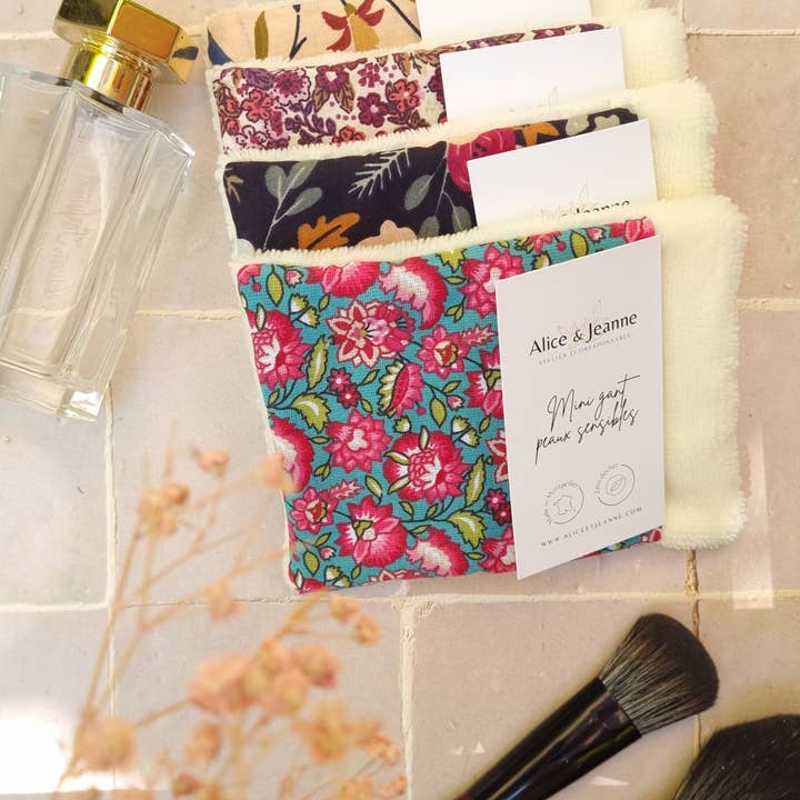 Alice et Jeanne – wholesale Exfoliating gloves/mitts – Mini glove for sensitive skin Léa2