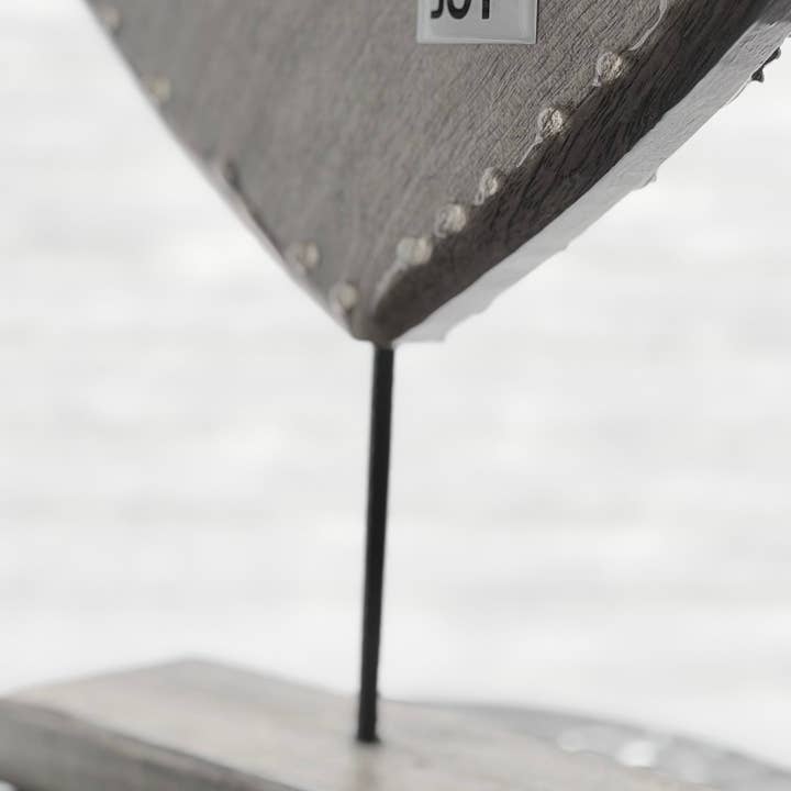 JEWISHJOY.co - Wholesale Decorative Tabletop Object - Heart on Stand - 2025.023