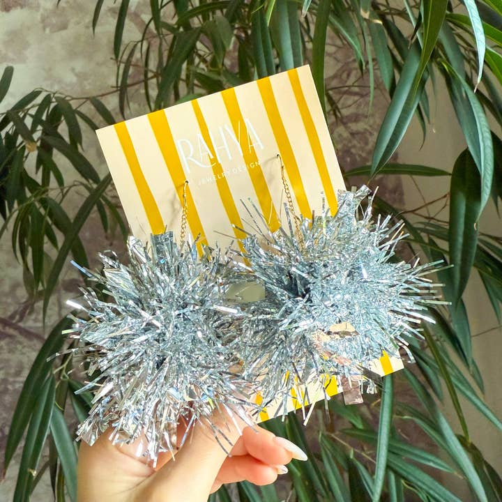 Sølv Disco Pom Pom øreringe for engroshandel hos Rahya Jewelry Design