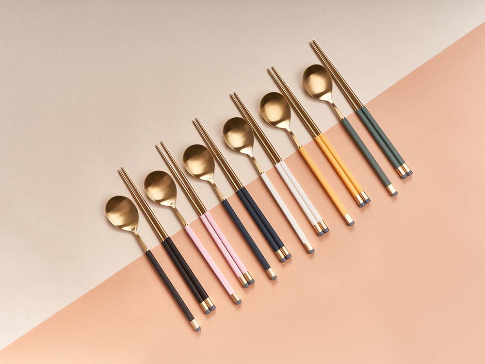 Korea Table - Wholesale Chopsticks - Kara Gold Chopstick5