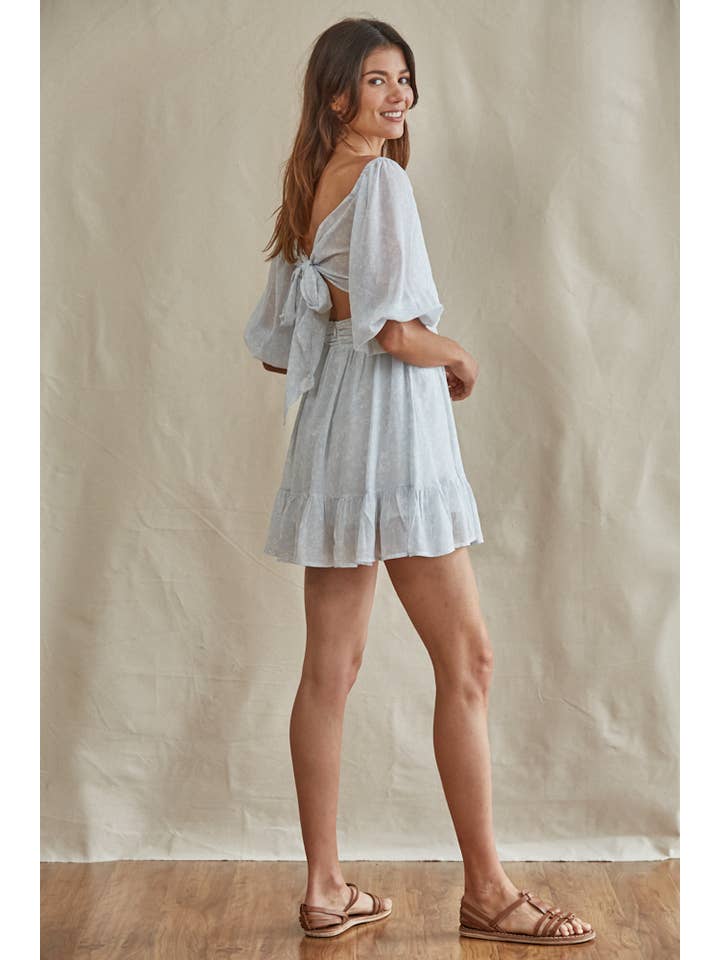 Azzurro L5461 | Abito Fluttuante in Crepe di Chiffon Intrecciato con Lacci Posteriori in vendita all'ingrosso su Faire3