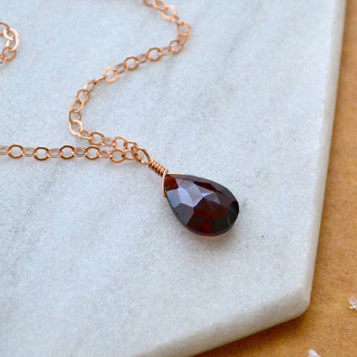 Collier canneberge - collier solitaire grenat rouge cramoisi pour la vente par Foamy Wader