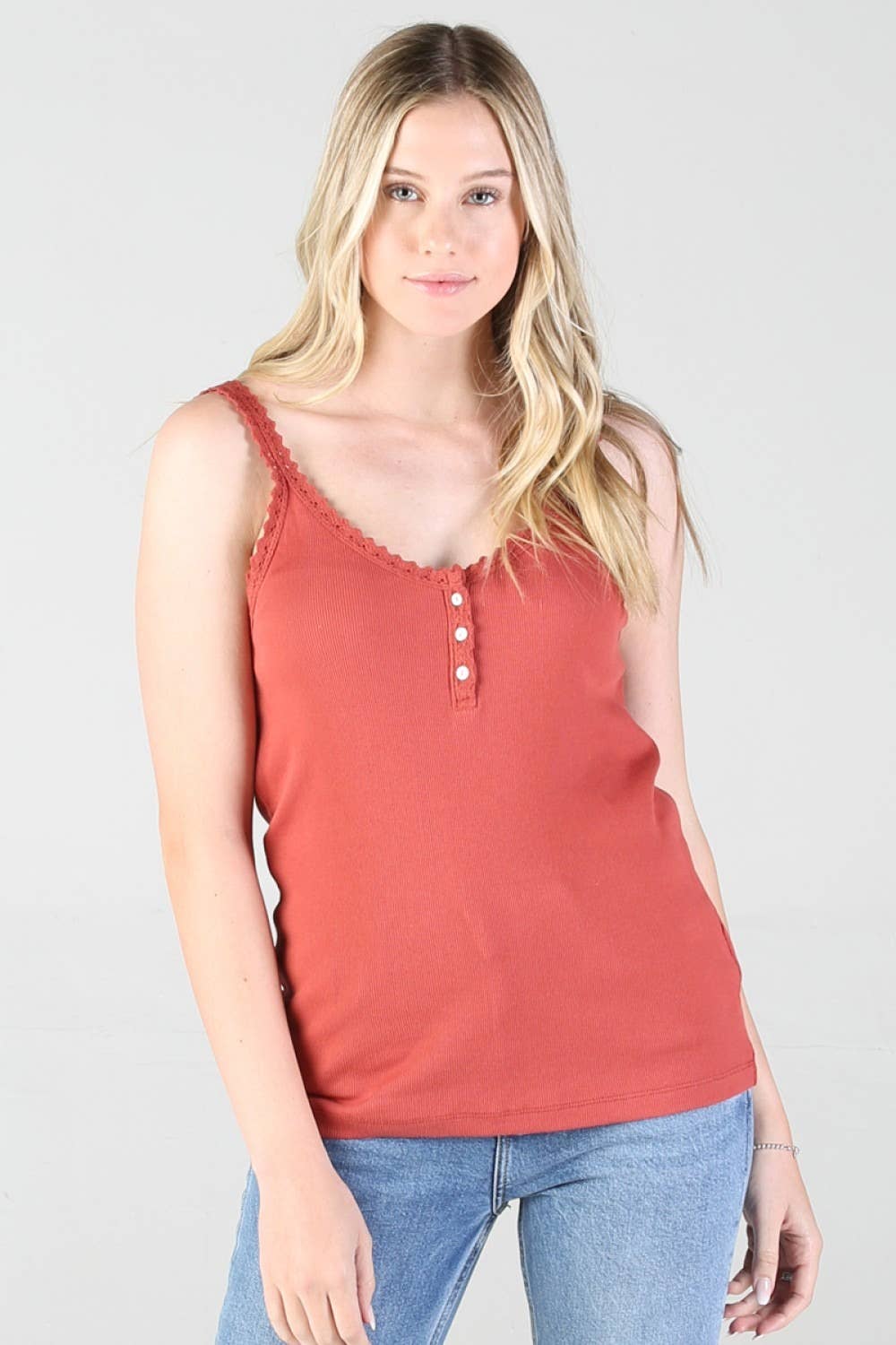 ANGIE – wholesale Camisole – Dam – X2AG9-ASIS SPETSBEKLÄDNAD RIBBSTICKAD CAMI5