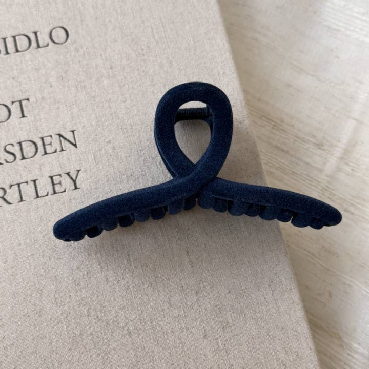 ACCITY - Wholesale Hair Clip - Women's - Velvet Cross Claw Clip Vintage Hair Accessory_CWAHA077621