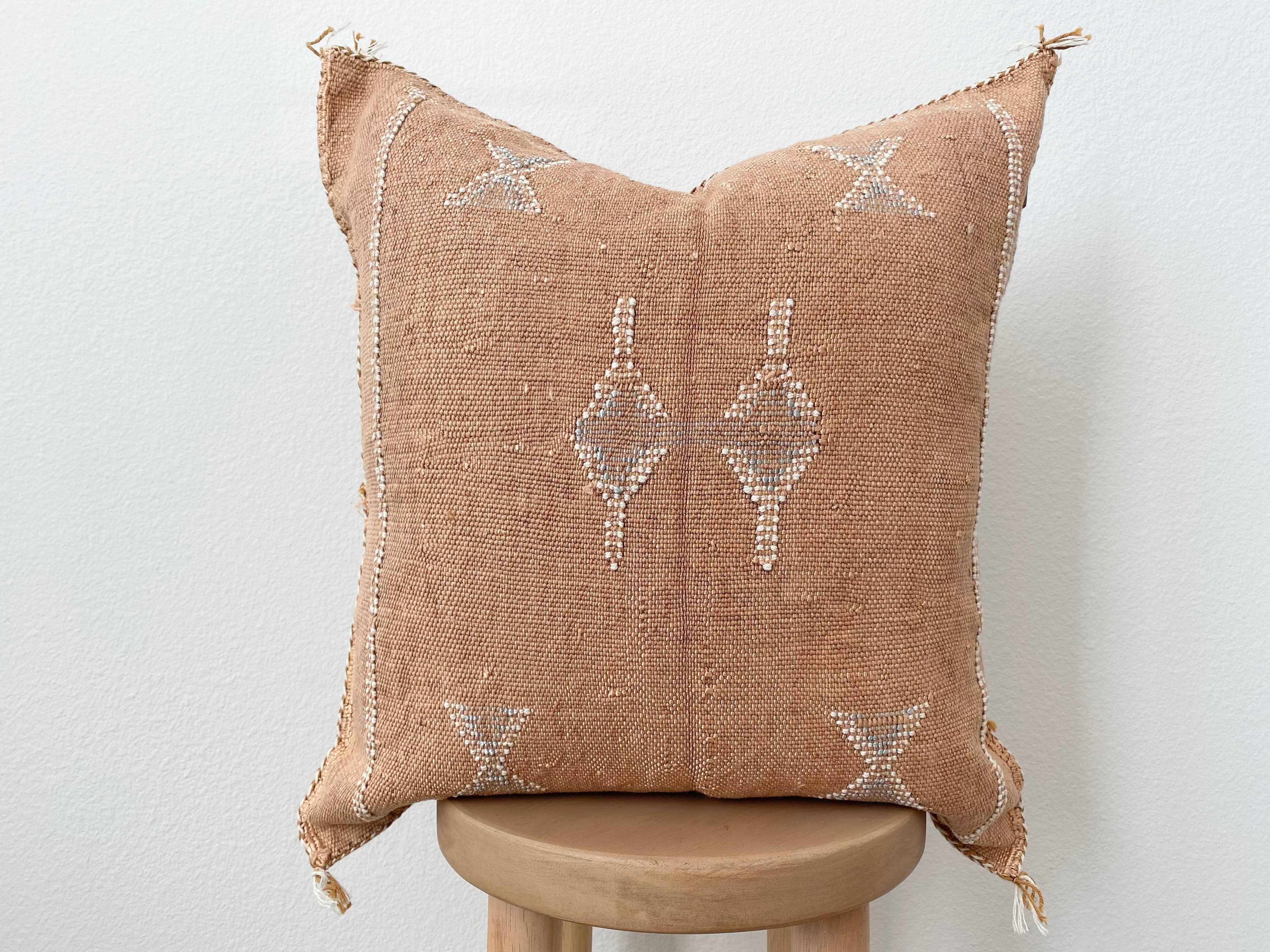 Eclectic Collective - Venta al por mayor Cojín decorativo - Funda de seda Sabra en tonos naranja/amarillo3