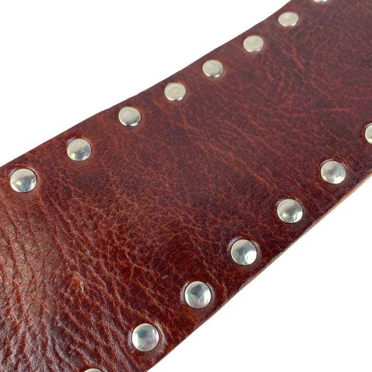 Chenson & Gorett – Cinto - Mulher por atacado – Cinto Artesanal Exclusivo em Pele com Tachas Laterais4