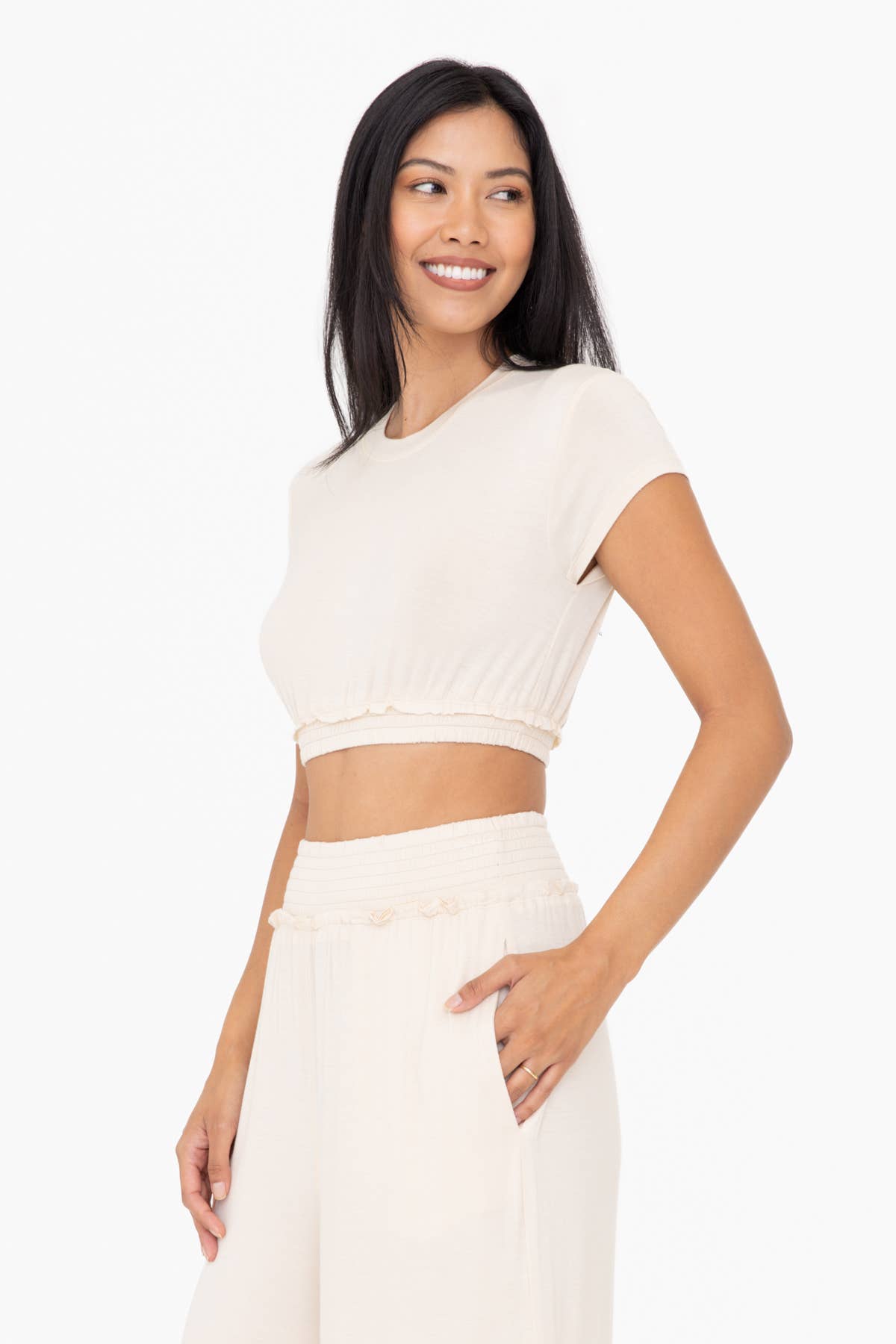 Mono B – Großhandel T-Shirt – Damen – Boxy Cropped-T-Shirt mit gesmokter Taille6