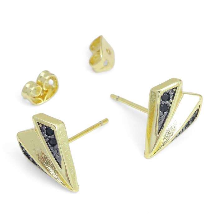 Sort CZ Arrow Heart Stud øreringe, Sku #LK1012 for engroshandel hos BestBeads&Beyond