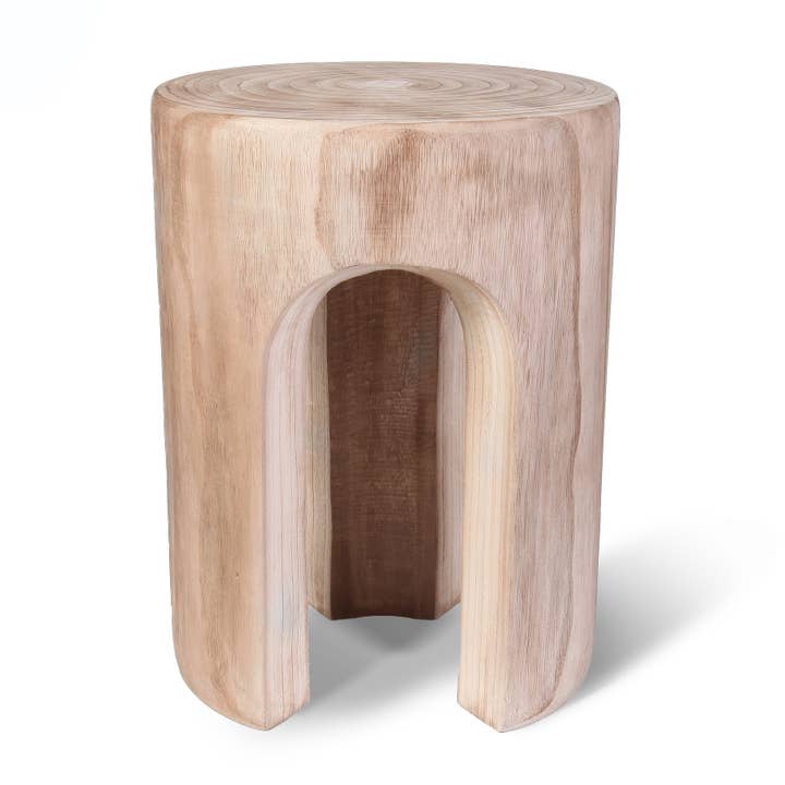 Tabouret en bois, table d'appoint en forme de souche, table de chevet, table basse, fait main pour la vente par SWS BASKETS AND HOME DECOR