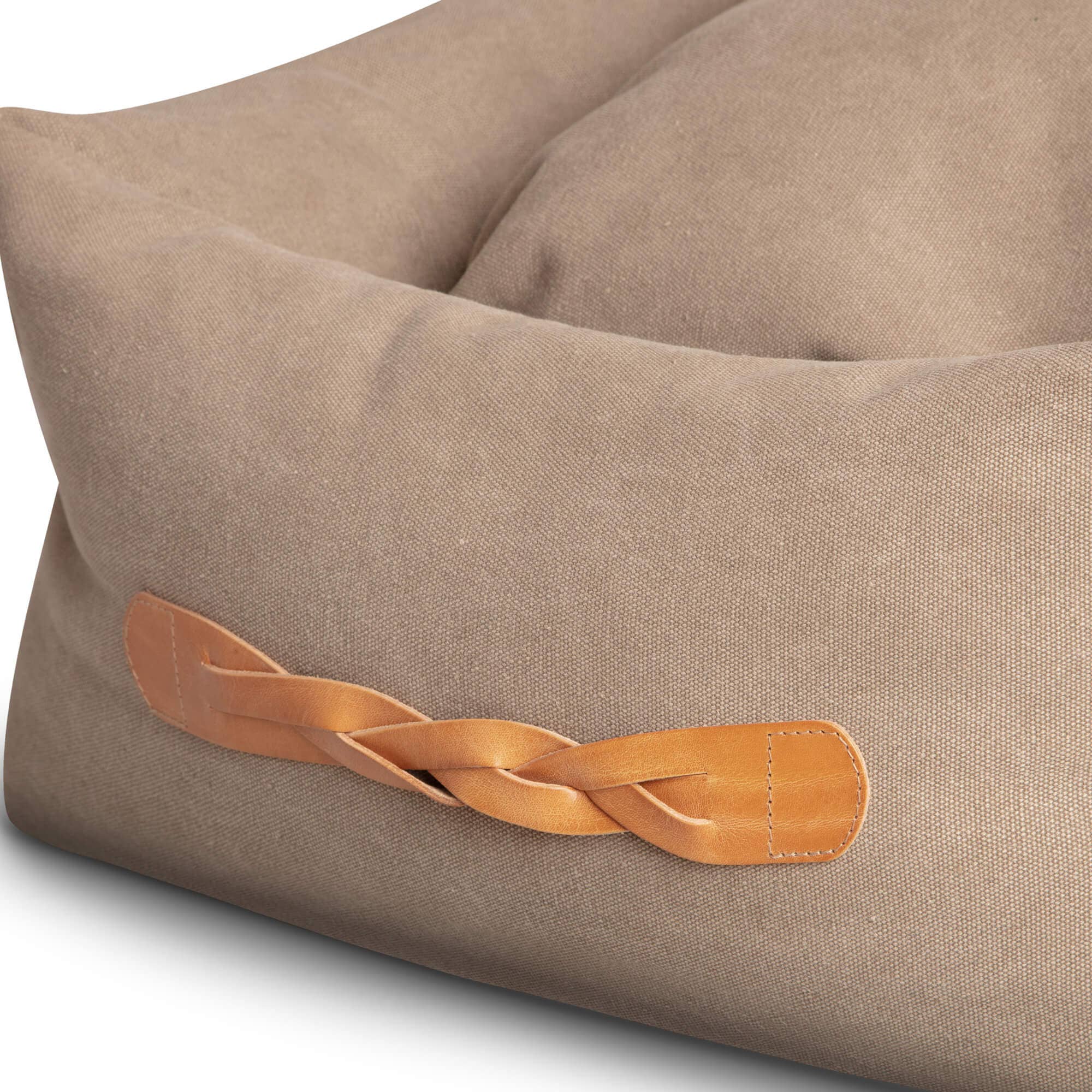 Denjo Dogs – wholesale Pet bed – Dog – Dog Bed Classic Nest with Leather Details Sand Beige6