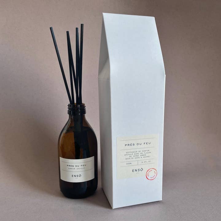 Diffuseur de parfum upcyclé - Près du Feu pour la vente par ENSŌ PARIS