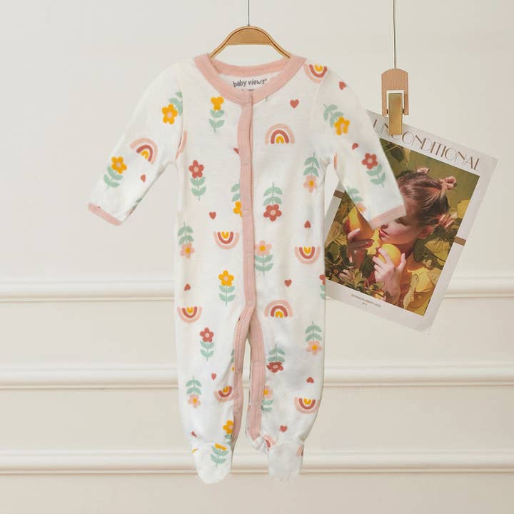 Pyjama grenouillère à fermeture éclair motif fleurs marguerites arc-en-ciel pour la vente par Lollipop Dreams