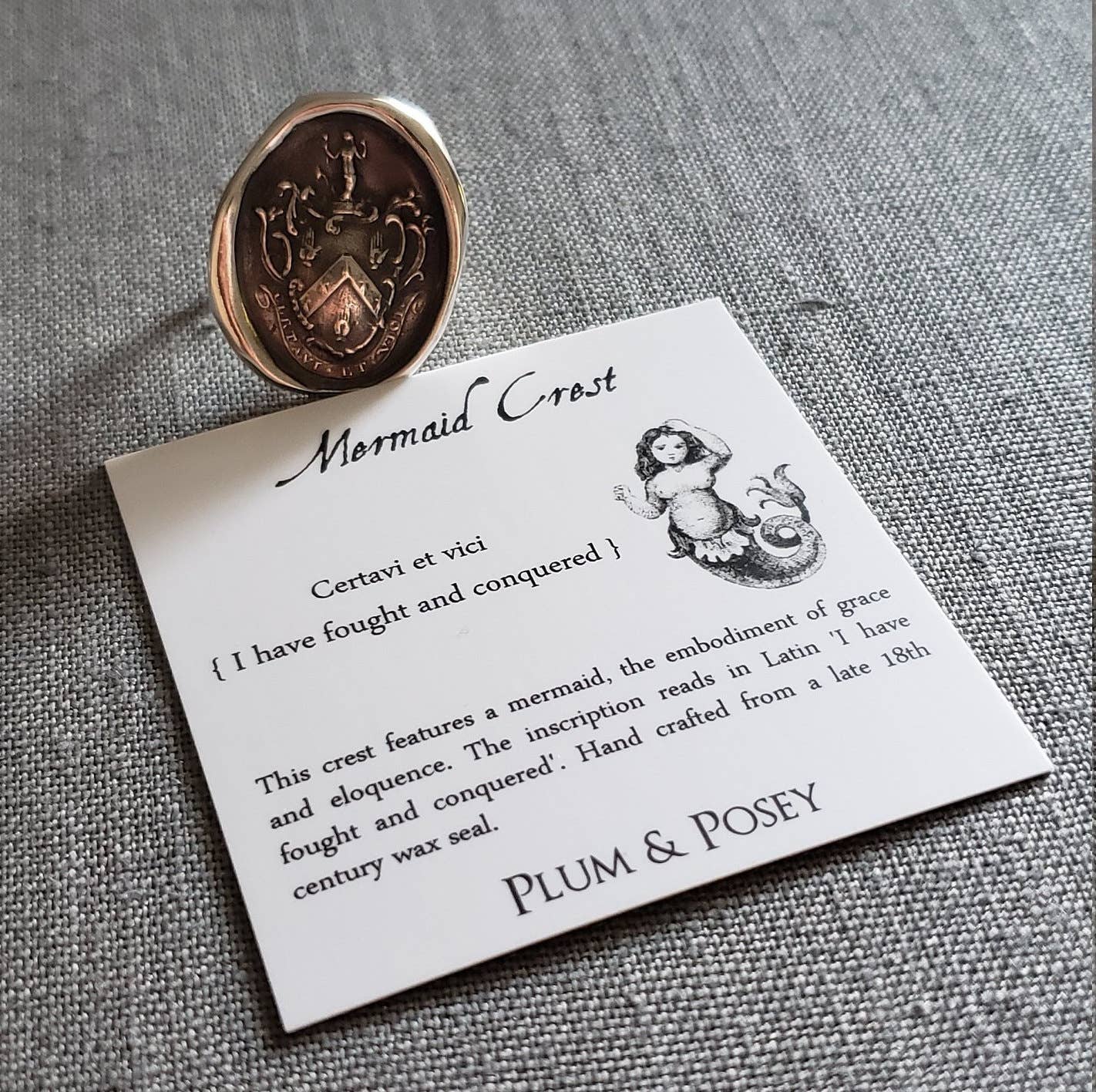 Plum and Posey - Venta al por mayor Anillos grandes/de cóctel - Anillo con escudo de sirenas - Lucha tus batallas6