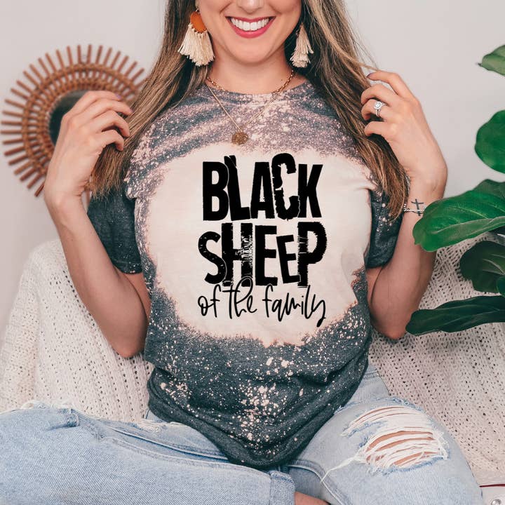 Svarta fåren av familjen Tee för wholesale av Londas Trendy Tees