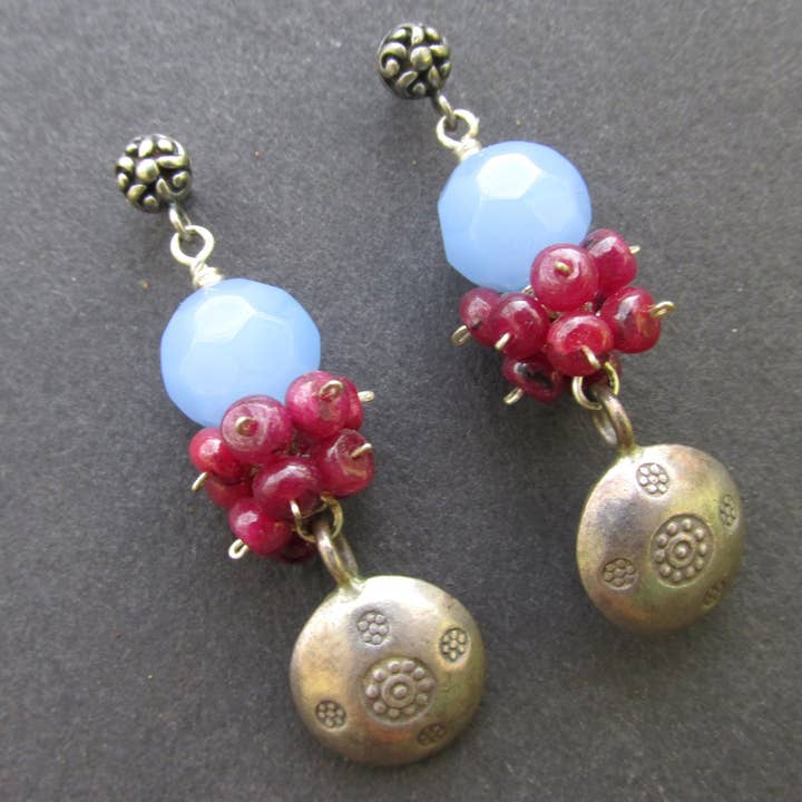 MoonTree Boutique - Vendita all'ingrosso Orecchini pendenti - Ciondolo in calcedonio blu, granato rodolite e argento sterling